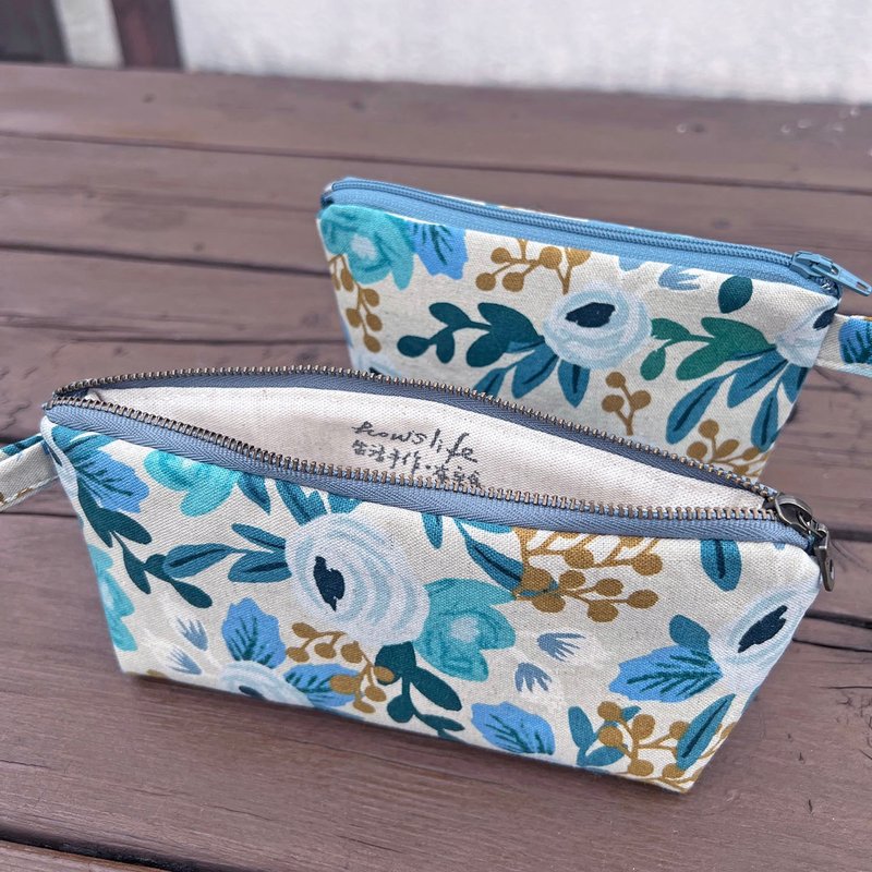 Handmade warm and soft micro triangular pencil case/miscellaneous bag/cosmetic bag-ROSA BLUE classic blue - กล่องดินสอ/ถุงดินสอ - ผ้าฝ้าย/ผ้าลินิน สีน้ำเงิน