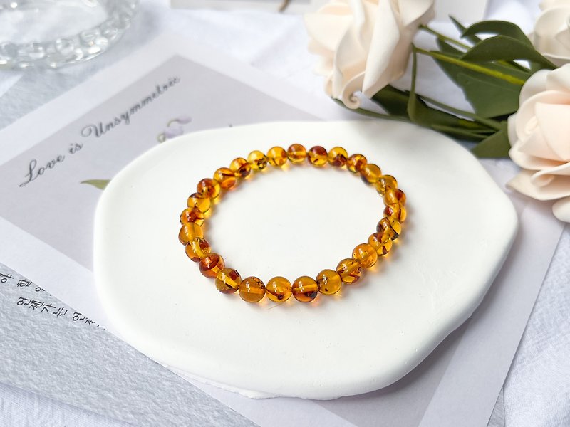 6mm natural flower amber bracelet - สร้อยข้อมือ - เครื่องเพชรพลอย สีเหลือง