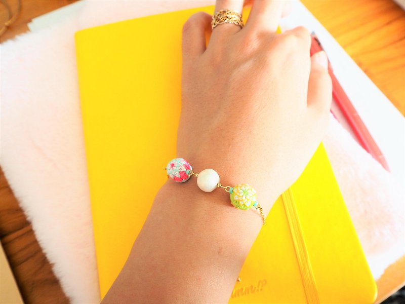 tachibanaya Candy flower TEMAEI bracelet K14gf Cotton Pearls 手鞠球 刺繡 手鍊 糖果花 - ブレスレット - 金属 多色