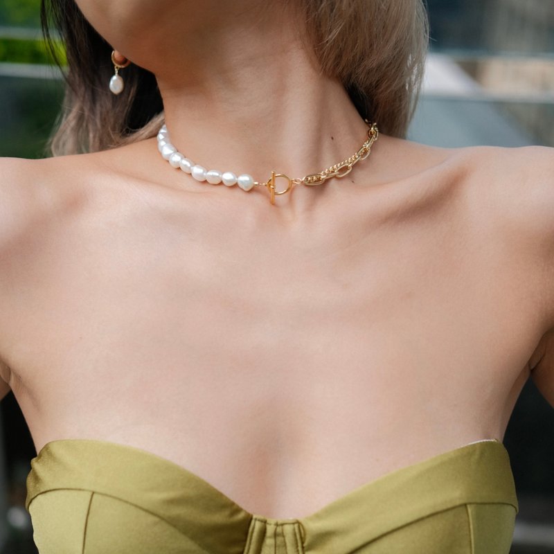 【Handcrafted Design】Victoria_Baroque Freshwater Pearl OT Clasp Necklace - Necklaces - Pearl Gold