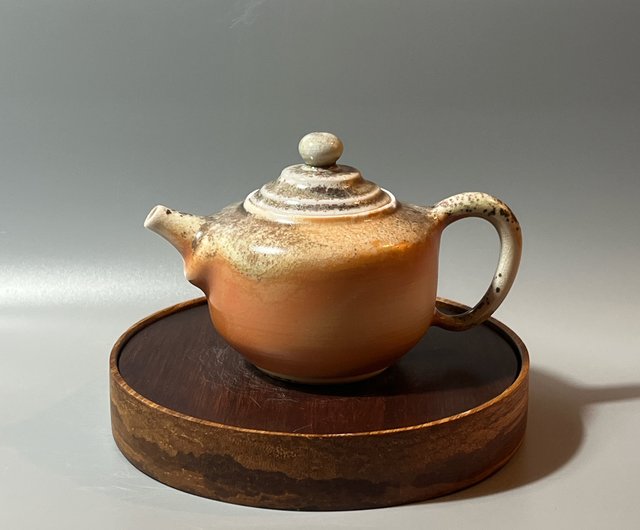 柴燒瓷土重落灰正把茶壺/ 小平凡手作小平凡陶房Ceramic Designs｜茶壺/茶杯/茶具人氣榜- Pinkoi