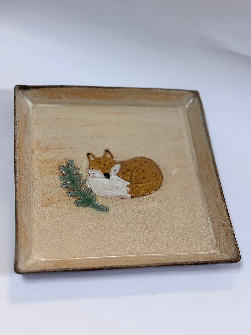 Wood white. Fox square ceramic plate 1 - จานและถาด - ดินเผา 