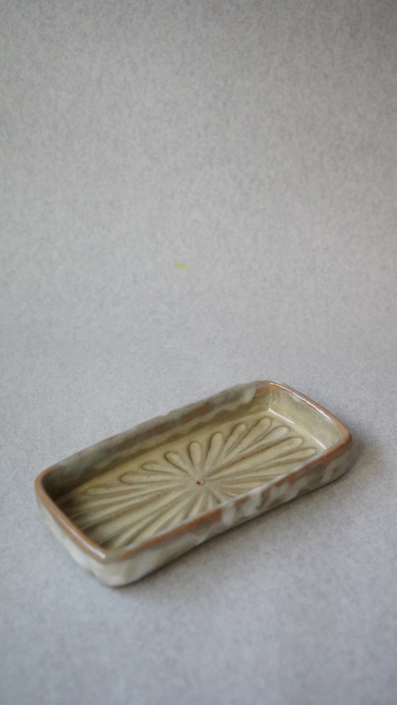 • 米粒出陶中 • 054 很久以前有個傳奇 - 放射線香盤 - 香氛/精油/擴香 - 陶 多色