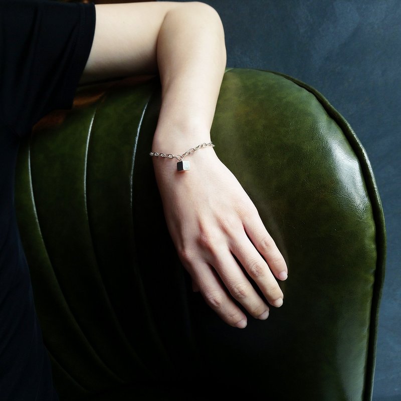 cube sugar bracelet_方糖手鍊 | 925銀 伴娘禮 謝禮 限量 設計師 - 手鍊/手環 - 銀 銀色