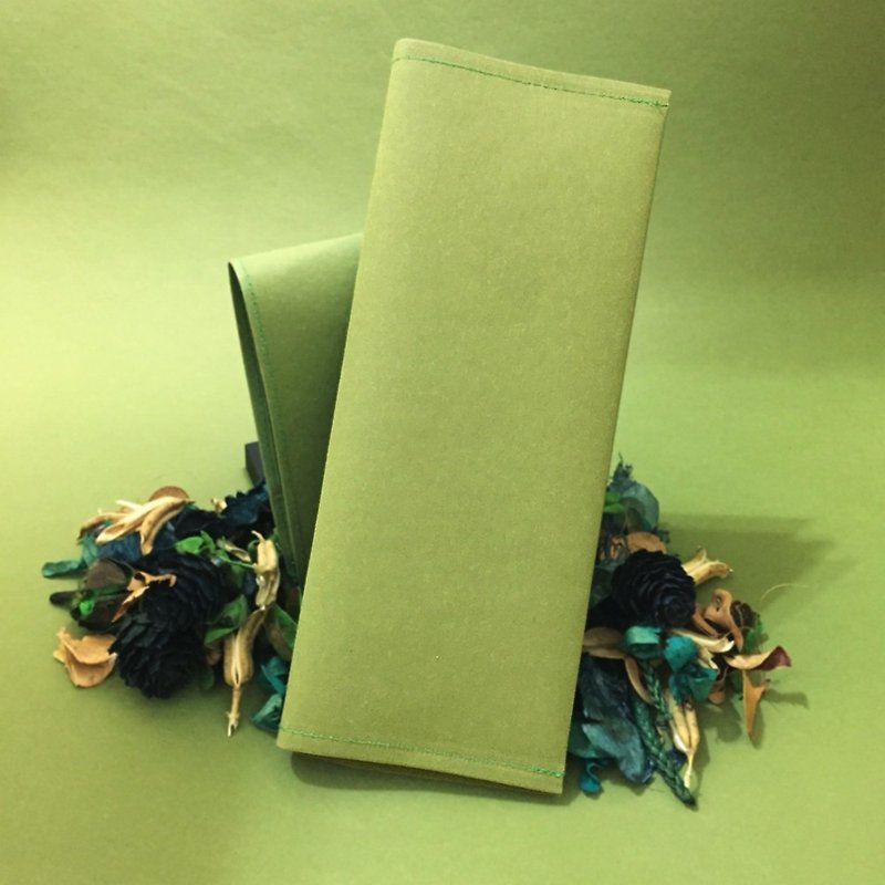Washed kraft paper clip _ grass green paragraph - กระเป๋าสตางค์ - กระดาษ สีเขียว