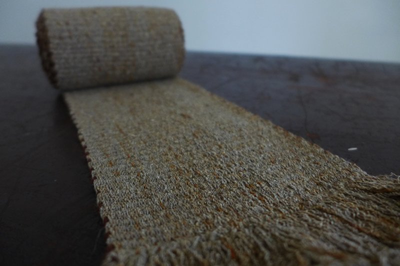 Rust-dyed hand-woven tea towel - ของวางตกแต่ง - ผ้าไหม สีกากี