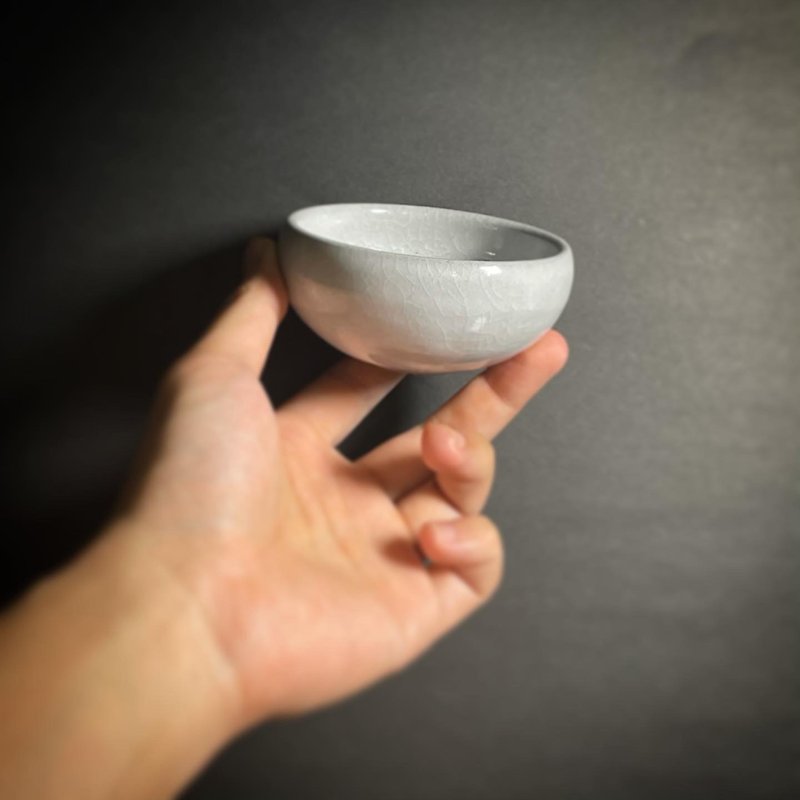 Cyan Magnetic Ice Cracked Saucer Cup丨Kasano Kiln Xu Congzhi - Teapots & Teacups - Pottery White