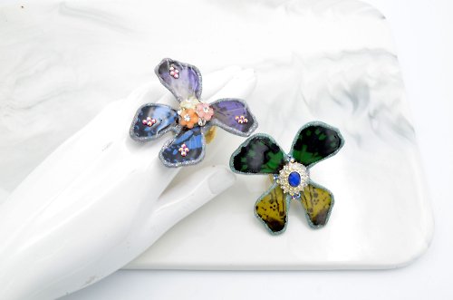 TIMBEE LO shop 手工製塑料仿蝴蝶戒指 綴施華洛水晶 黃銅戒指底托可翻新調整尺寸