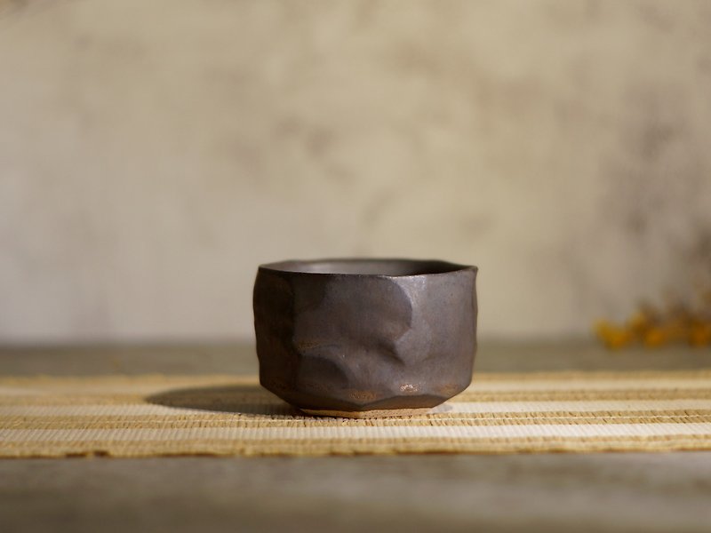 Matt black hand-cut cup, teacup-capacity about 150ML - ถ้วย - ดินเผา สีดำ