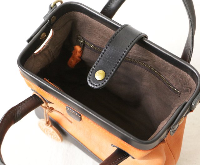 Hand-sewn leather cowhide shoulder bag 2way diagonal bag - Shop Travel  Light Messenger Bags & Sling Bags - Pinkoi