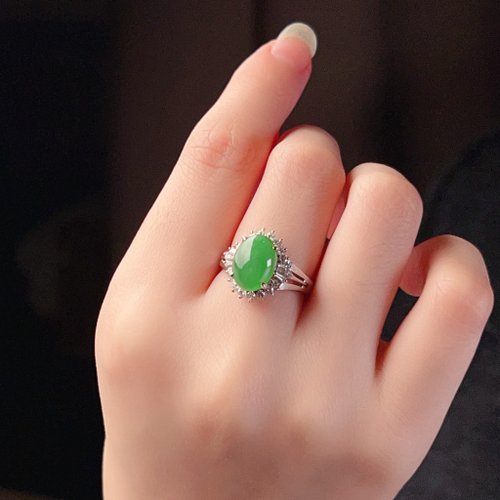 瓔珞珠寶盒 E.L.Jewelry Box 冰種陽綠翡翠蛋面戒指 PT900白金鑽石 | 天然緬甸玉翡翠A貨