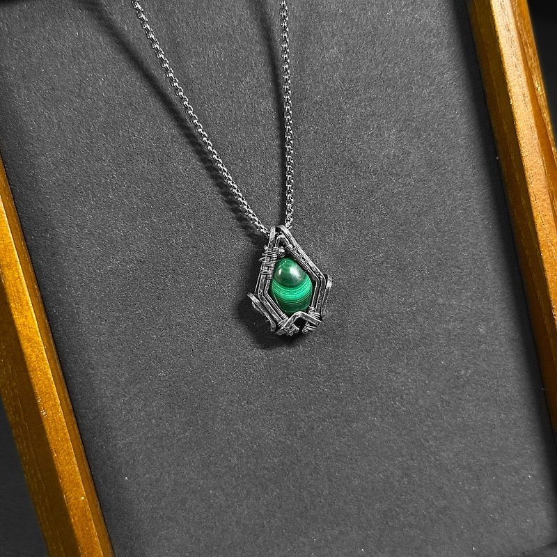 Stone braided sterling silver necklace - สร้อยคอ - เครื่องเพชรพลอย สีเขียว