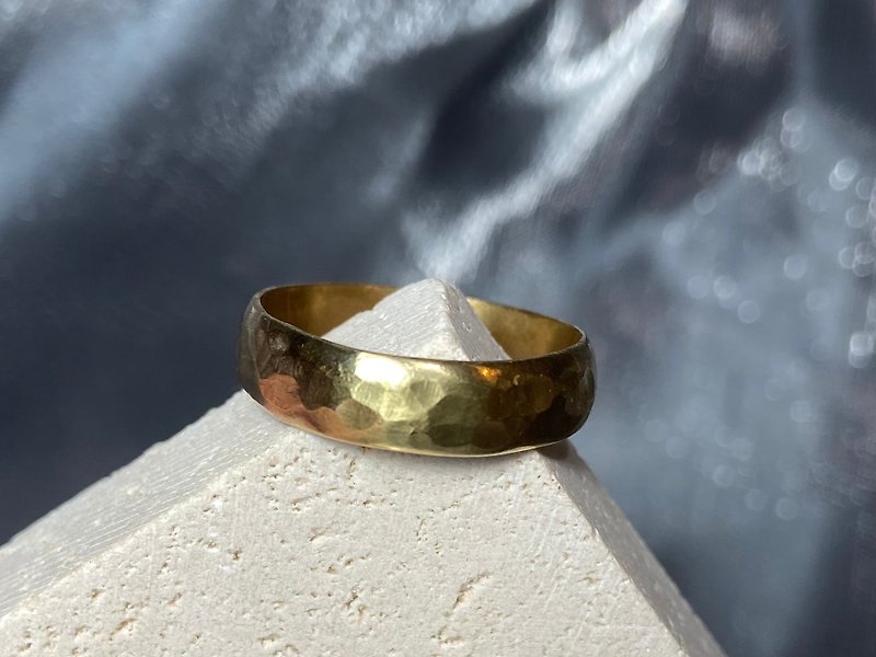 敲紋、水波紋黃銅戒指 - 戒指 - 其他金屬 金色