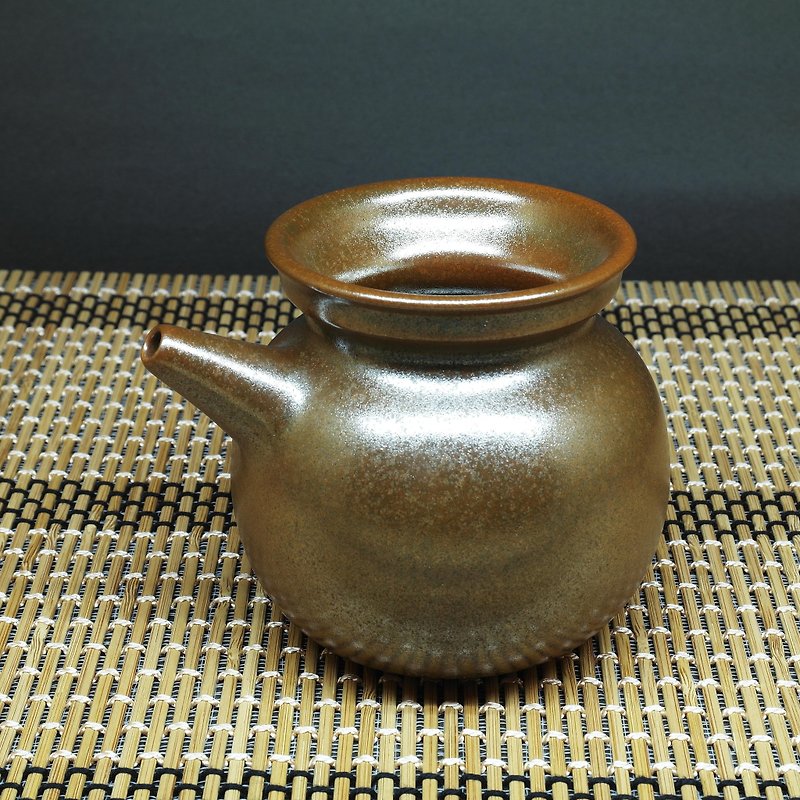 Tibetan gold glazed round nozzle tea sea, fair cup, even cup hand-made pottery tea props - Teapots & Teacups - Pottery Brown