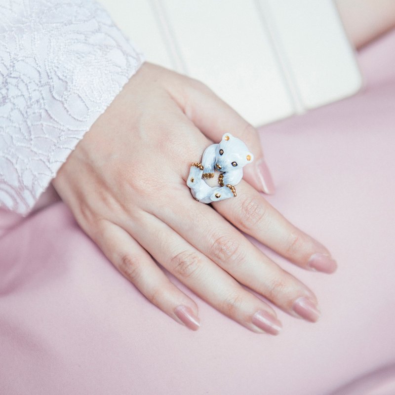 Cotton polar bear ring - 戒指 - 其他金屬 白色