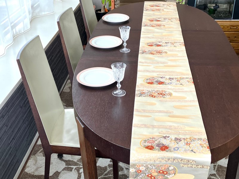 Nishijin  Japanese style silk table runner - ผ้ารองโต๊ะ/ของตกแต่ง - ผ้าไหม ขาว