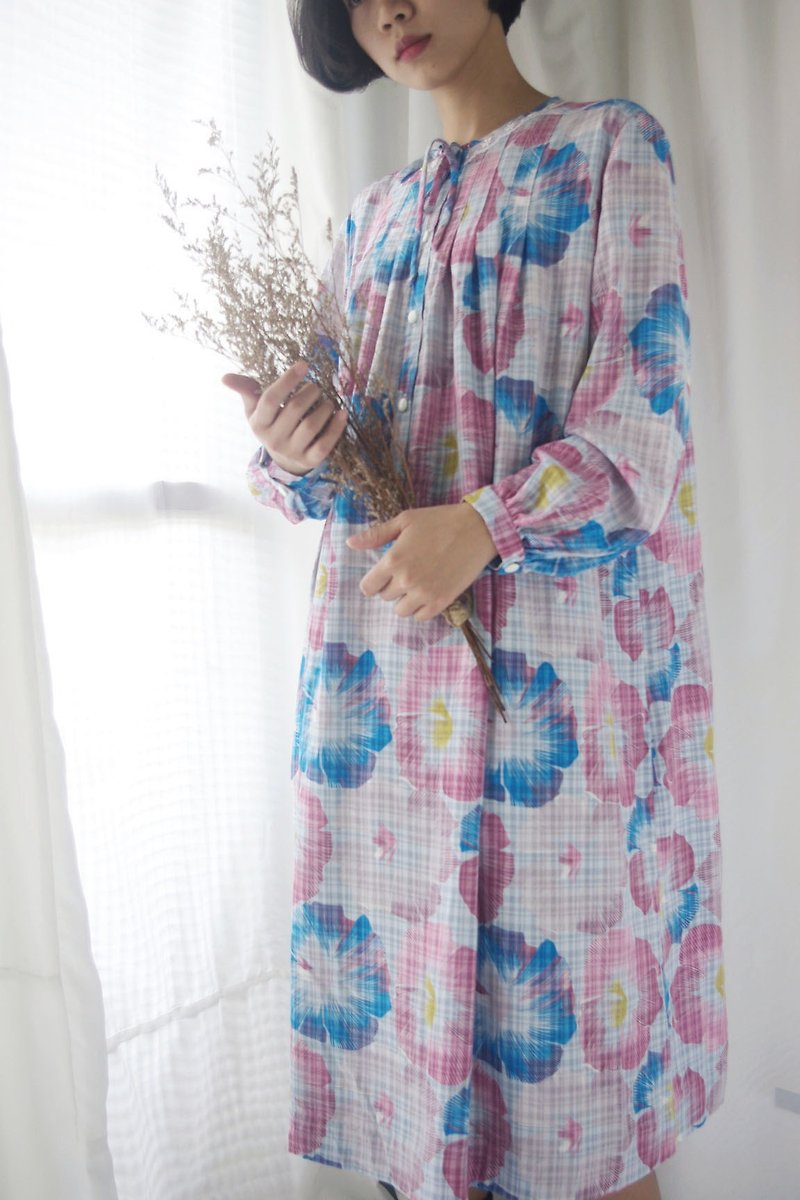 Treasure Hunt Vintage - Pajamas Pink Floral Blue Pajamas Dresses Reservations Do not order - ชุดเดรส - กระดาษ สีน้ำเงิน