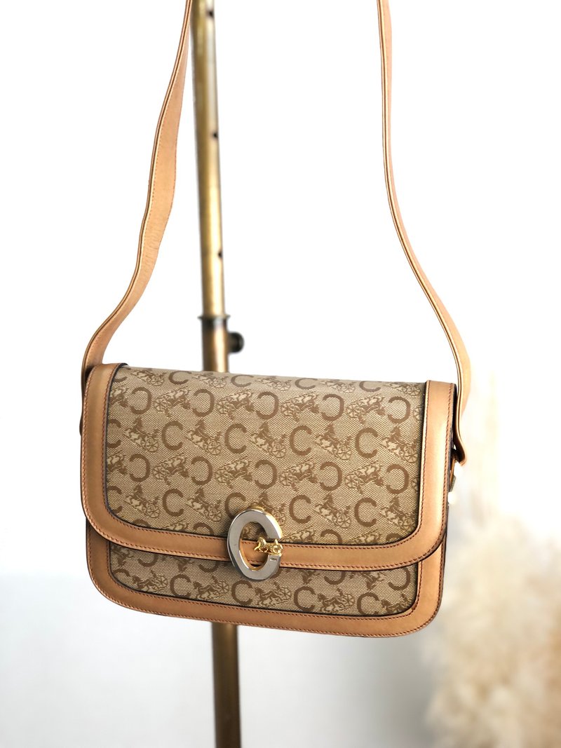 【 日本直送　名牌中古包 】CELINE  セリーヌ Cマカダム ショルダーバッグ ベージュ ホースキャリッジ vg3har - 側背包/斜背包 - 防水材質 咖啡色