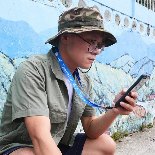 自做自售創意供賣局 手機掛繩Cellphone Strap-旅人-掛手機/小風扇/上班卡 禮物推薦