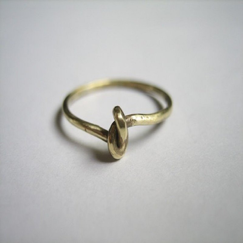 Yui ring material brass