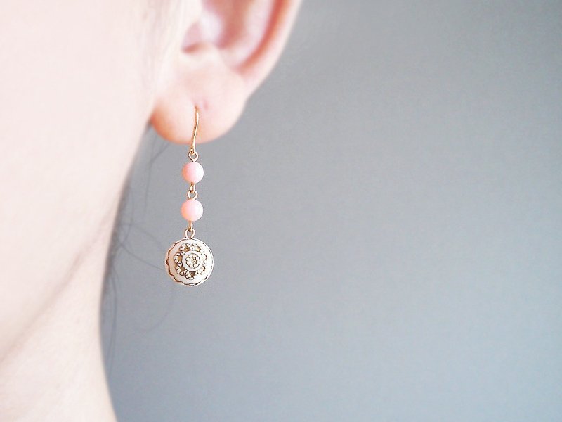 Pink opal, antique style, hook earrings 穿孔 - Earrings & Clip-ons - Stone Pink