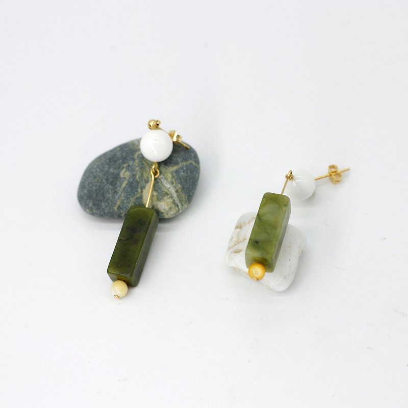 White jade matcha sheep earrings - plated sterling silver 22k ear needle - ต่างหู - เครื่องเพชรพลอย สีเขียว