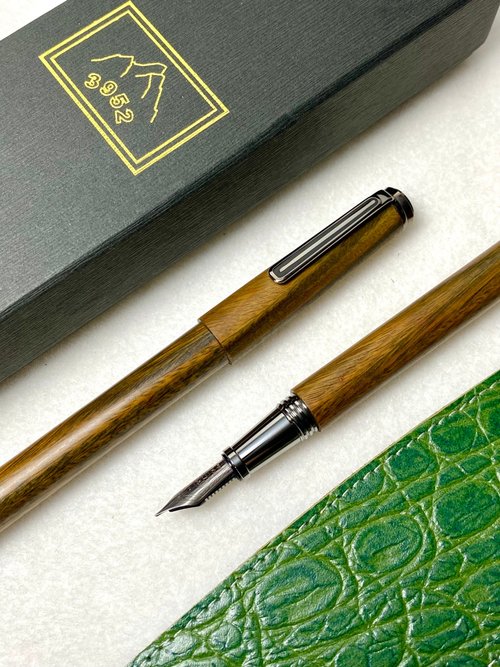 【ローズウッド】グラデュエイト万年筆 ローズウッド】グラデュエイト万年筆