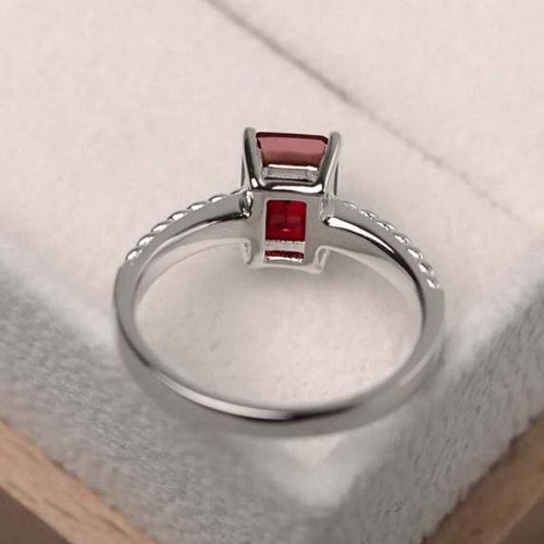 Baccarat 赤色ストーン シルバーリング Baccarat 赤色ストーン シルバーリング