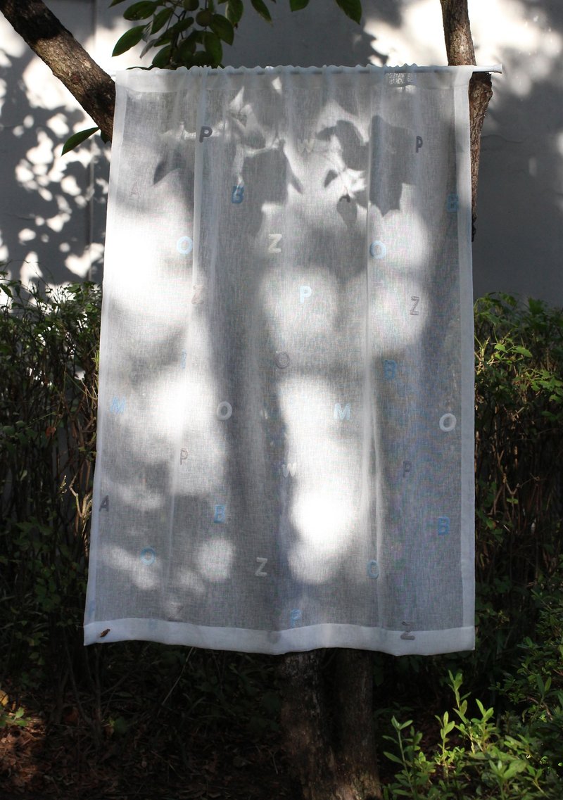 Made in korea sheer curtain, ABC embroidery kids room door curtain 門簾, 窗簾, のれん - 門簾/門牌 - 其他人造纖維 白色