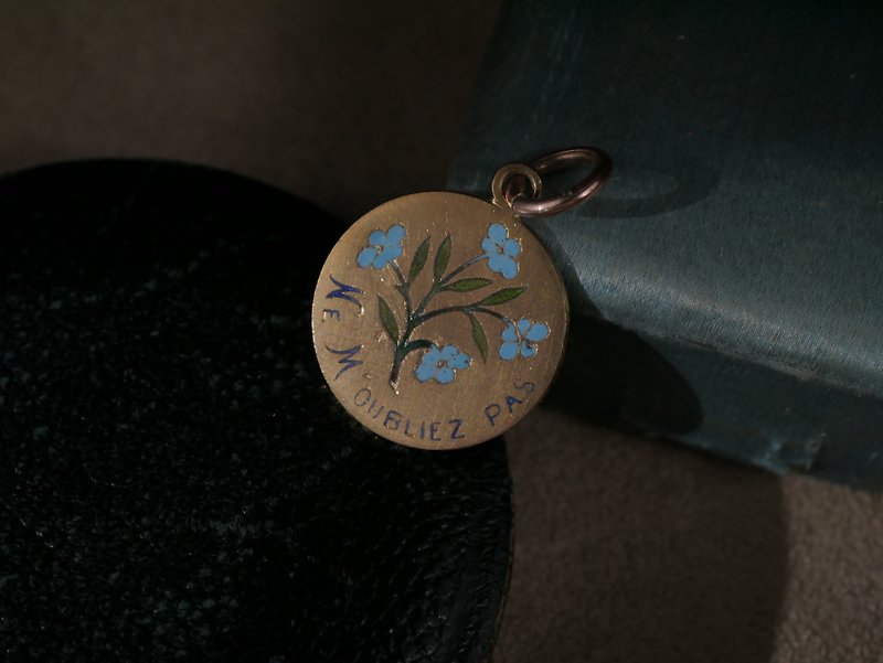 Late 19th century French hand-painted enamel forget-me-not pendant - Necklaces - Other Metals Blue