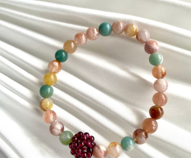 Old material jade green cherry blossom agate green strawberry crystal  ancient glass bead bracelet - Shop polkadotsandmoonbeams Bracelets - Pinkoi