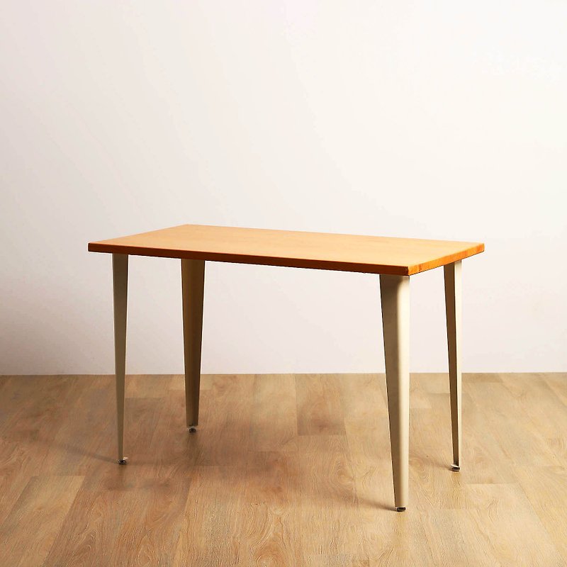 シンプルなオリジナル木製テーブルヒノキダイニングテーブルデスクスラッシュホワイトアイアンフィート - 机・テーブル - 木製 ブラウン