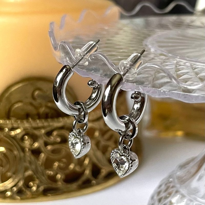 Chunky Hoop Earrings Stainless Steel Clear Heart Swarovski Crystal Simple Gift - 耳環/耳夾/耳骨夾 - 不鏽鋼 白色
