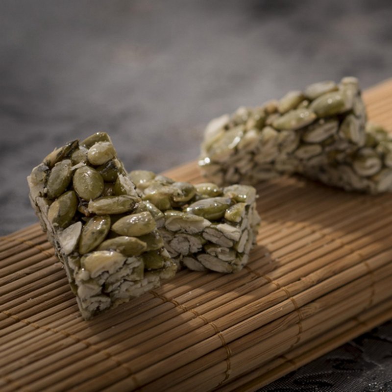 【Butian Food】Pumpkin Seed Sugar Bag 250g - ขนมคบเคี้ยว - วัสดุอื่นๆ สีเขียว
