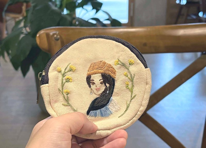 Portrait Embroidery Coin Purse/Colorful Edition/-Customized - กระเป๋าใส่เหรียญ - ผ้าฝ้าย/ผ้าลินิน ขาว