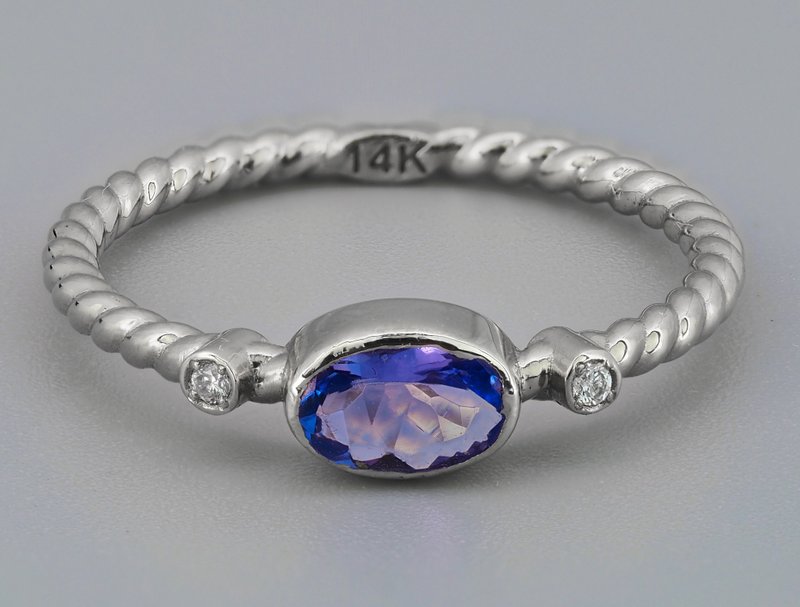 14 kt gold ring with sapphire and diamonds are hand made item. - 戒指 - 貴金屬 金色