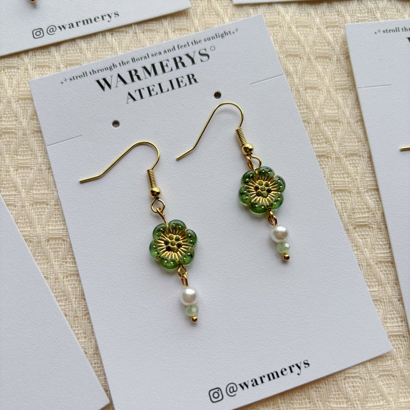 flower museum series earrings (green-blue) • 花卉博物館系列 - 耳環/耳夾/耳骨夾 - 壓克力 紅色
