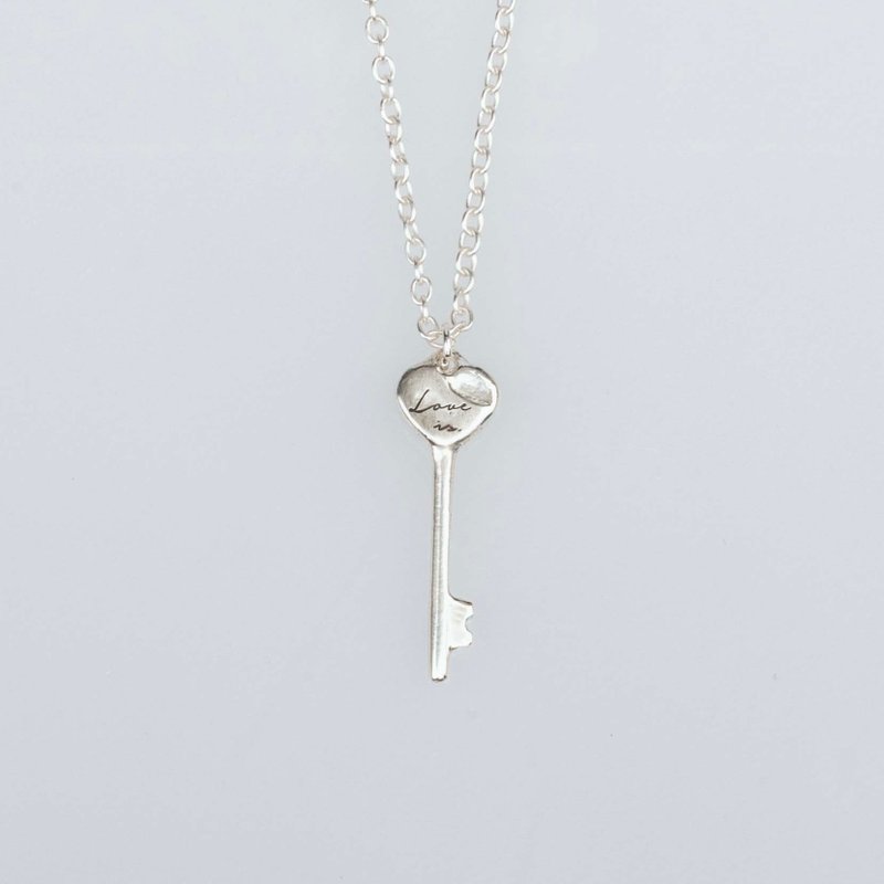 Smattering Heart Key Necklace 925 Silver Two-Tone - สร้อยคอ - เงินแท้ สีกากี