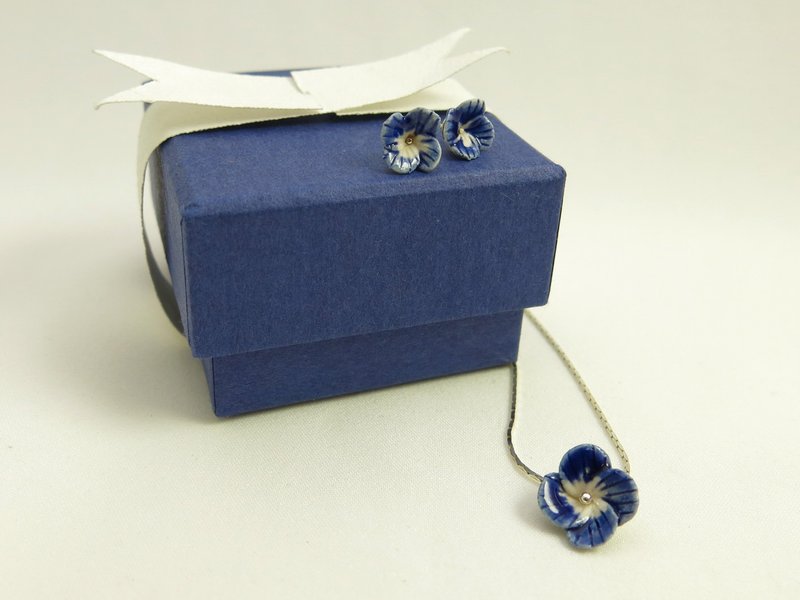 Le trèfle à 4 feuilles four-leaf clover blue and white porcelain sterling silver necklace/blue and white porcelain jewelry - สร้อยคอ - เครื่องลายคราม สีน้ำเงิน