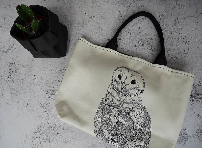 Spring owls out of the bag - กระเป๋าถือ - วัสดุอื่นๆ ขาว
