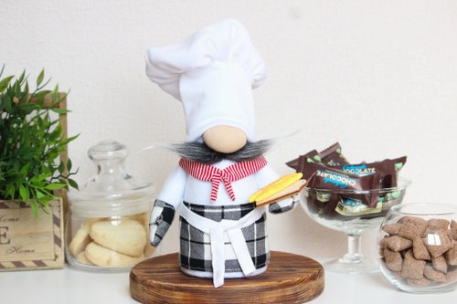 Chef Gnome with wooden spoon / Kitchen decor / Idea gift for mom - Shop  DollsandGnomes Aprons - Pinkoi