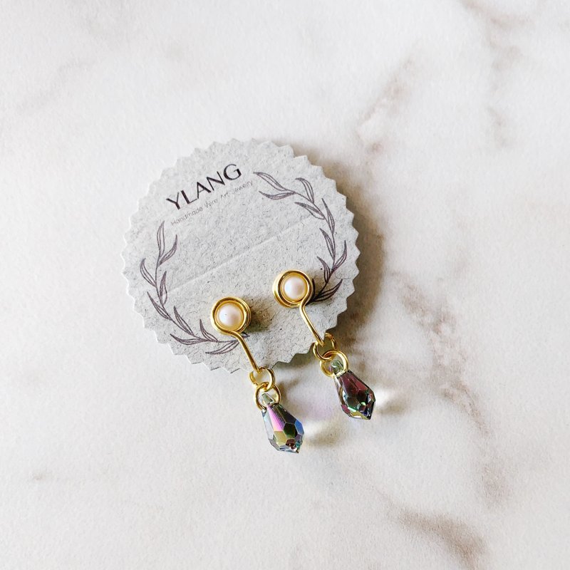 YLANG【小晶墜-金】立體水滴水晶耳環Swarovski/藝術銅線 - 耳環/耳夾/耳骨夾 - 其他金屬 多色