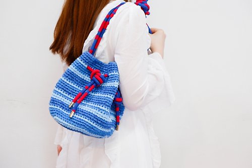aibelle Knit Bucket Bag - Blue / Red