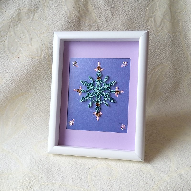 Hand-made Christmas paper quilling gift box 3 - Items for Display - Paper White