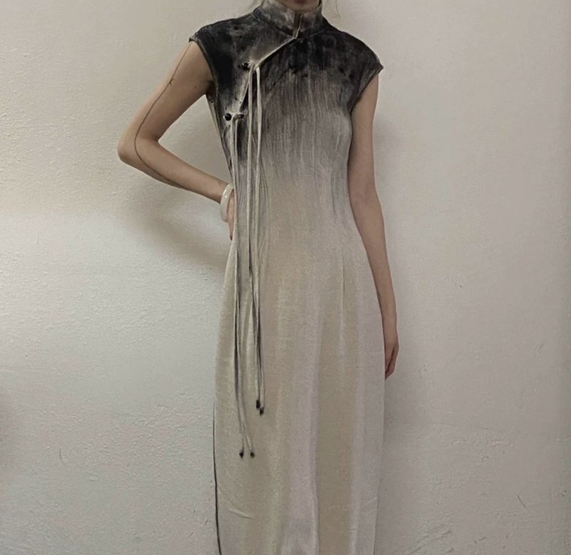 New Chinese style hand-painted graffiti long dress - ชุดเดรส - ผ้าฝ้าย/ผ้าลินิน ขาว