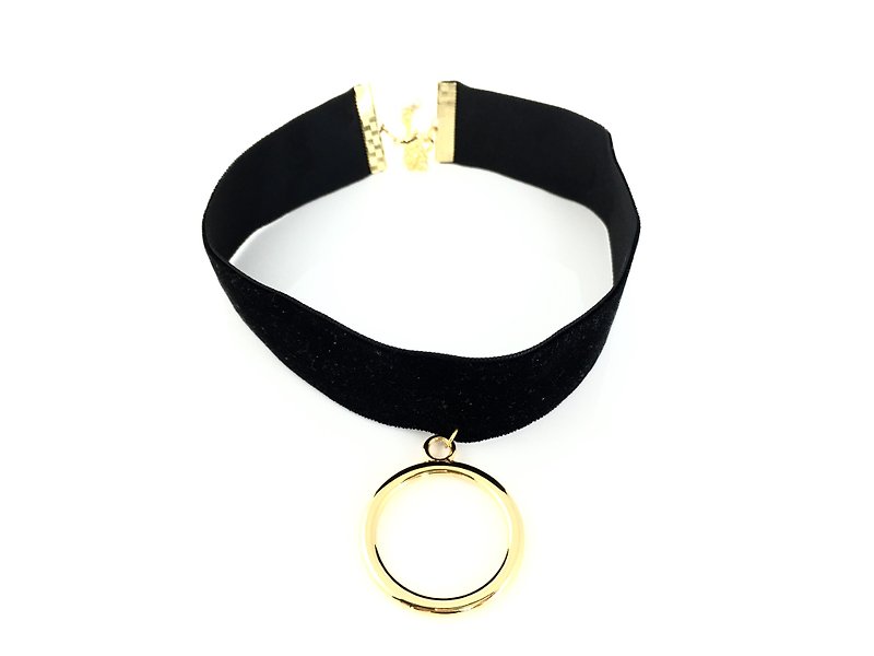 Metal circle necklace (large circle) - สร้อยคอ - วัสดุอื่นๆ สีดำ