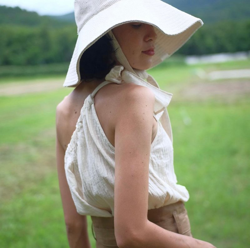 Ivory cotton fabric butter Open shoulder shirt - Women's Vests - Cotton & Hemp White