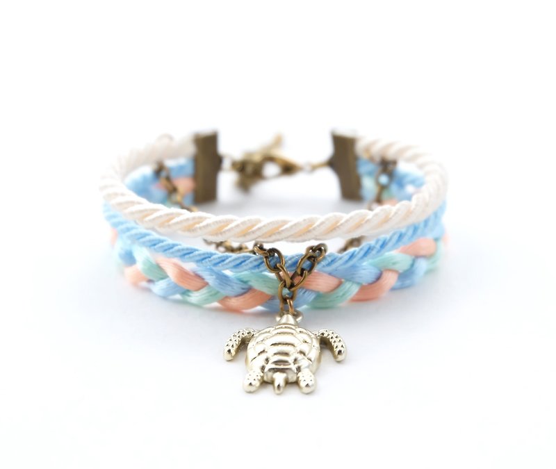 Turtle layered rope bracelet in Cream / sky blue / light mint / peach - สร้อยข้อมือ - วัสดุอื่นๆ สีน้ำเงิน