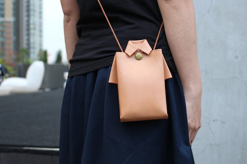MOOS X WAOSOME ORIGAMI medicine bag Ultra-small shoulder bag, Italian vegetable tanned leather - กระเป๋าเครื่องสำอาง - หนังแท้ สีทอง