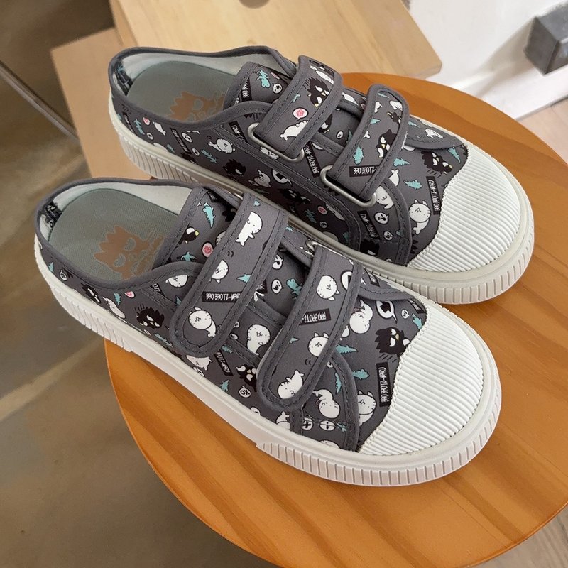 Paidalx酷企鹅XO與花丸滿版印刷厚底休閒鞋帆布鞋穆勒鞋-深灰 - 女款休閒鞋 - 棉．麻 黑色